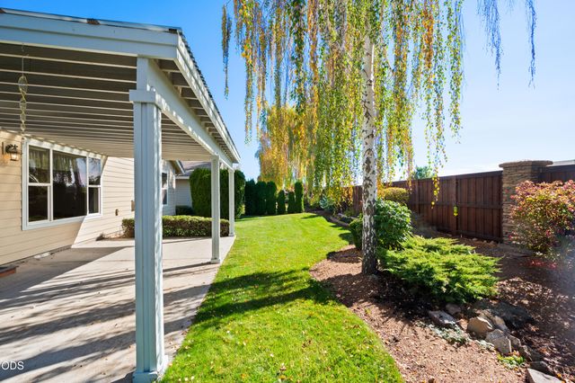 1834 NW Nickernut Place, Redmond, OR 97756