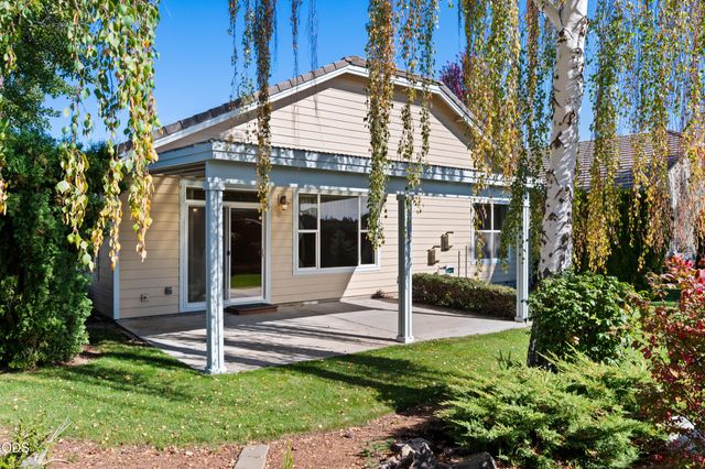 1834 NW Nickernut Place, Redmond, OR 97756