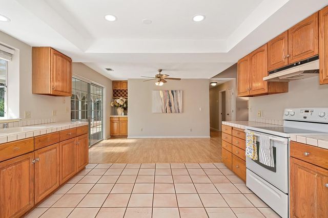 2648 Royal Park Dr, Cameron Park, CA 95682
