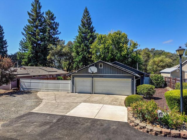 2648 Royal Park Dr, Cameron Park, CA 95682