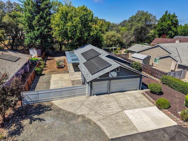 2648 Royal Park Dr, Cameron Park, CA 95682