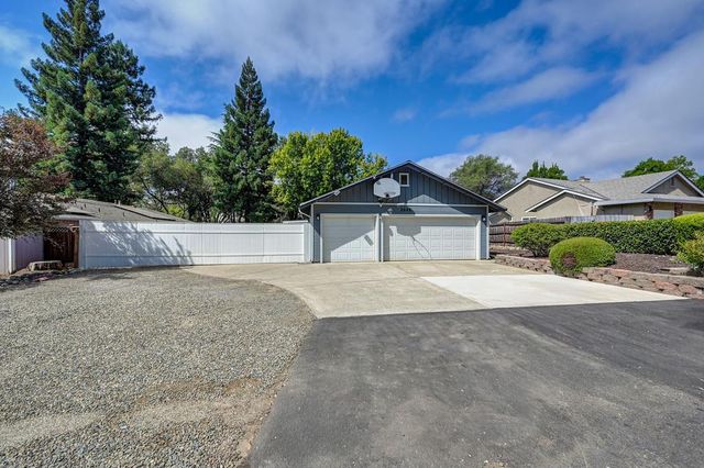 2648 Royal Park Dr, Cameron Park, CA 95682