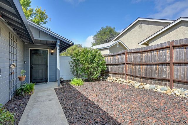 2648 Royal Park Dr, Cameron Park, CA 95682
