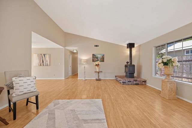 2648 Royal Park Dr, Cameron Park, CA 95682