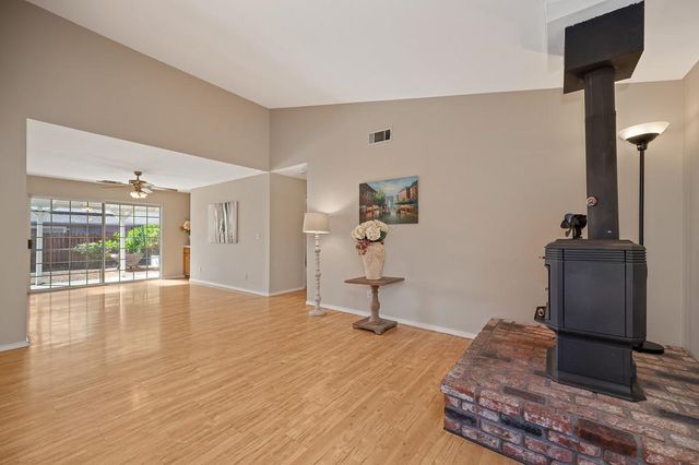 2648 Royal Park Dr, Cameron Park, CA 95682