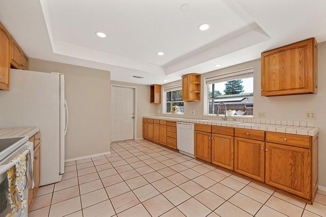 2648 Royal Park Dr, Cameron Park, CA 95682