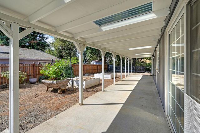 2648 Royal Park Dr, Cameron Park, CA 95682