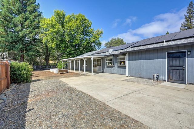 2648 Royal Park Dr, Cameron Park, CA 95682