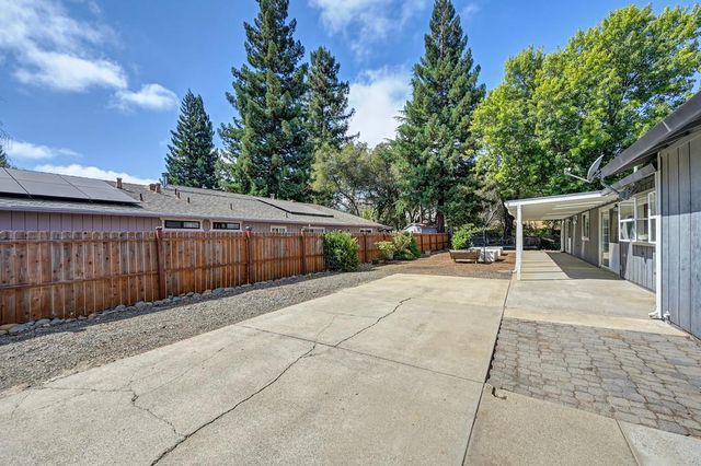 2648 Royal Park Dr, Cameron Park, CA 95682