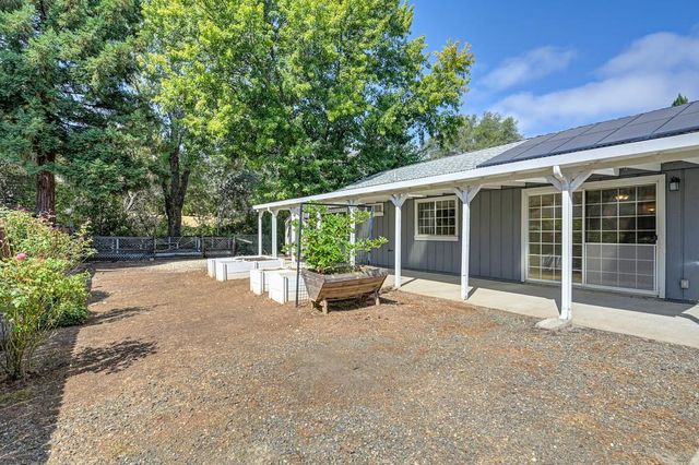 2648 Royal Park Dr, Cameron Park, CA 95682