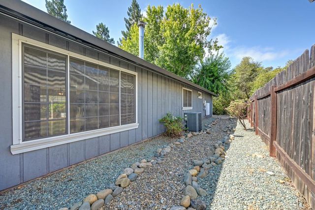 2648 Royal Park Dr, Cameron Park, CA 95682