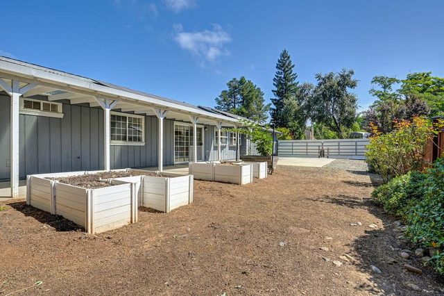 2648 Royal Park Dr, Cameron Park, CA 95682