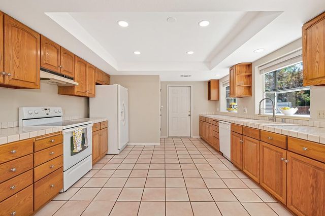 2648 Royal Park Dr, Cameron Park, CA 95682