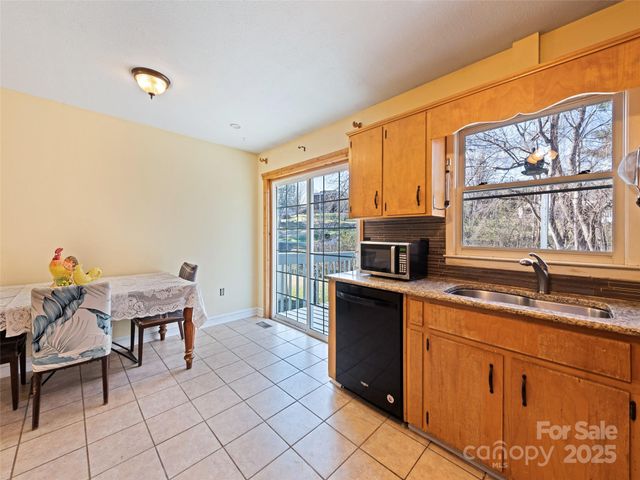 140 Oakdale Road, Waynesville, NC 28786