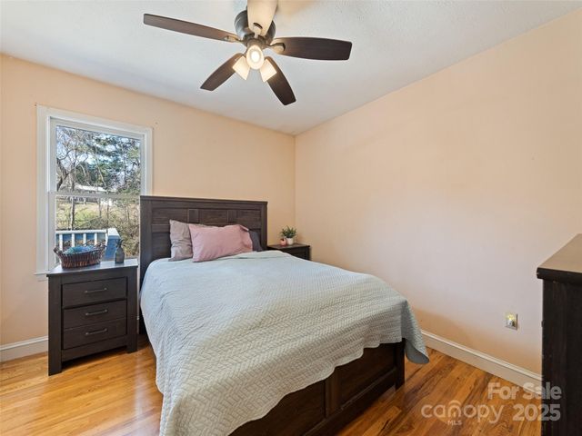 140 Oakdale Road, Waynesville, NC 28786