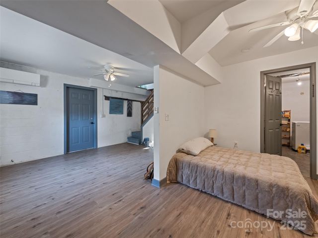 140 Oakdale Road, Waynesville, NC 28786