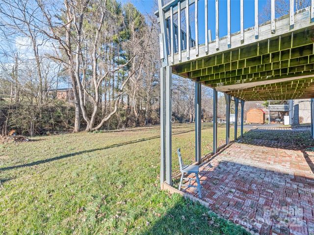 140 Oakdale Road, Waynesville, NC 28786