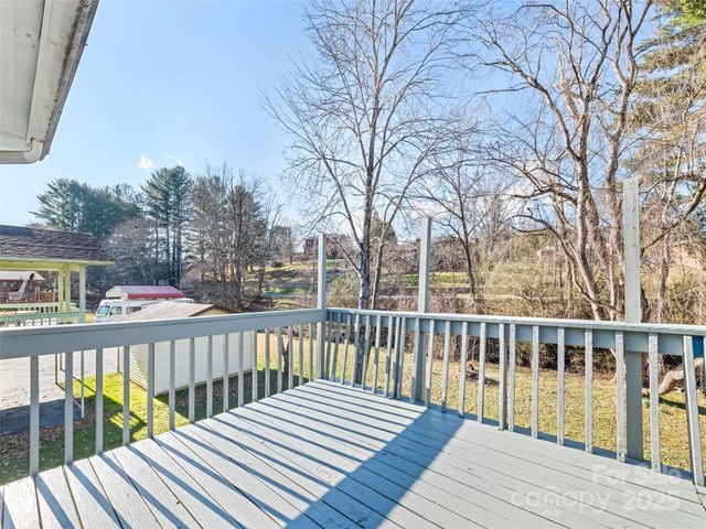 140 Oakdale Road, Waynesville, NC 28786