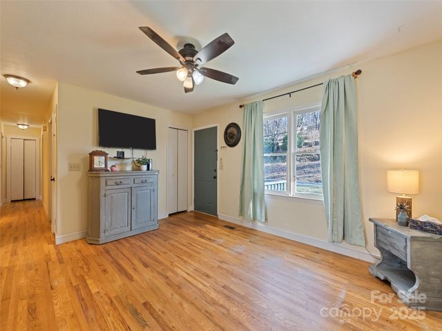 140 Oakdale Road, Waynesville, NC 28786