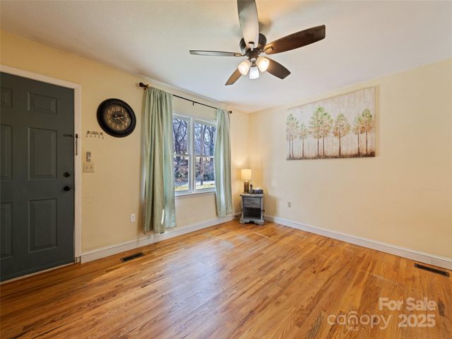 140 Oakdale Road, Waynesville, NC 28786