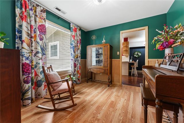 2520 E Gentle Oaks Lane, Fayetteville, AR 72703