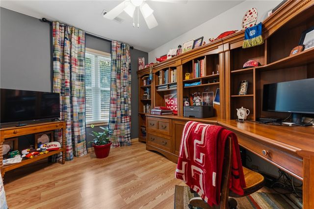 2520 E Gentle Oaks Lane, Fayetteville, AR 72703