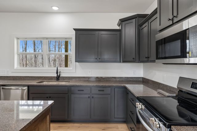 4083 Long Creek Rd, Lafayette, TN 37083