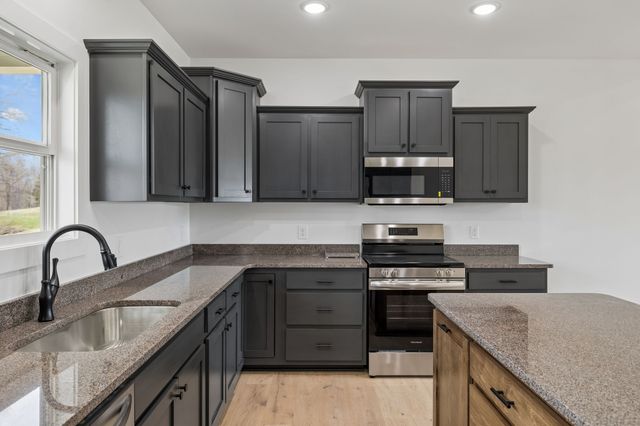 4083 Long Creek Rd, Lafayette, TN 37083