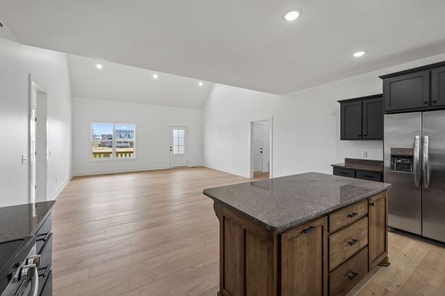 4083 Long Creek Rd, Lafayette, TN 37083