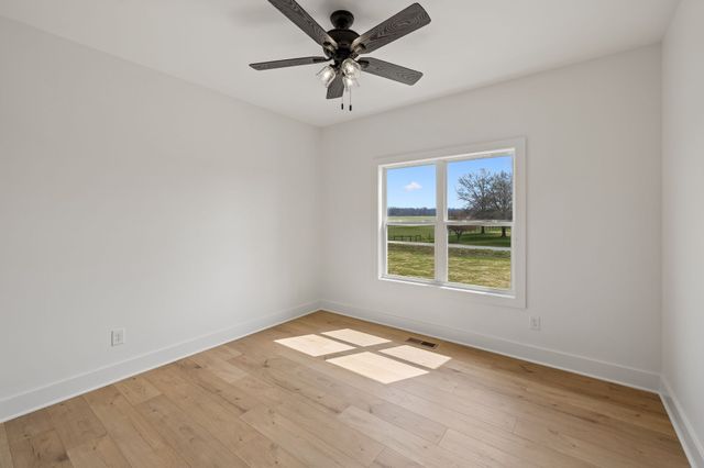 4083 Long Creek Rd, Lafayette, TN 37083