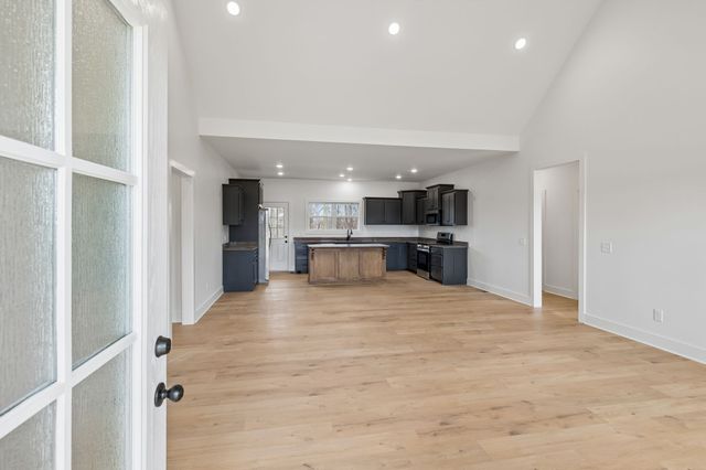 4083 Long Creek Rd, Lafayette, TN 37083