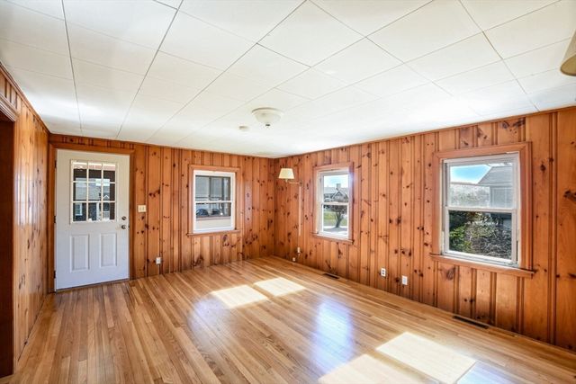 44 Carman Ave, Sandwich, MA 02563