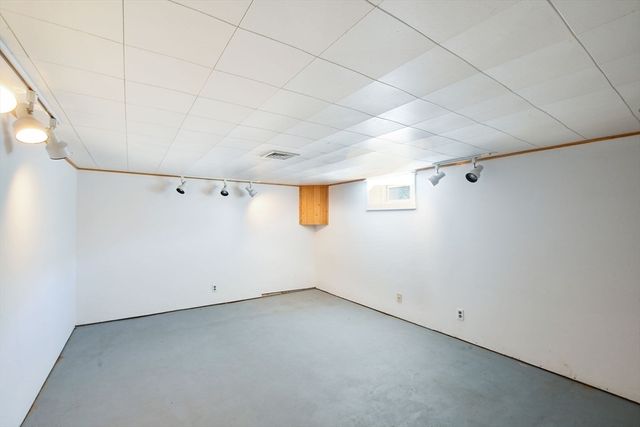 44 Carman Ave, Sandwich, MA 02563