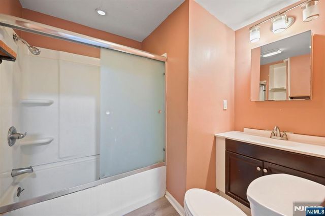 172 Hickory Street, Orange, NJ 07050