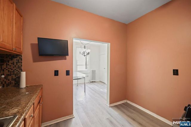 172 Hickory Street, Orange, NJ 07050