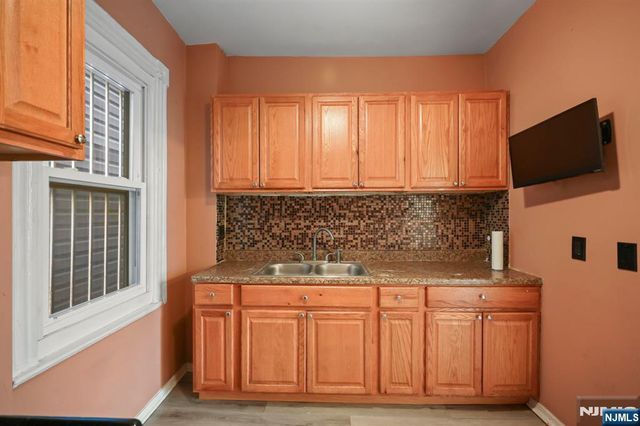 172 Hickory Street, Orange, NJ 07050