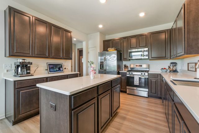 15027 W Quincy Circle, Manhattan, IL 60442
