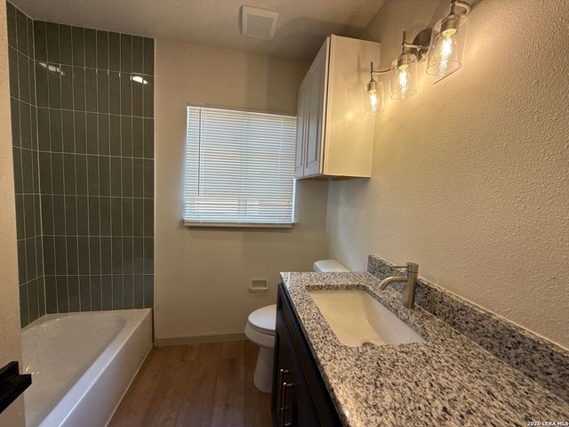 1043 SHADWELL DR, San Antonio, TX 78228