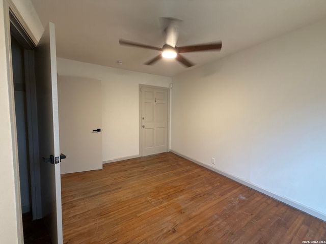 1043 SHADWELL DR, San Antonio, TX 78228