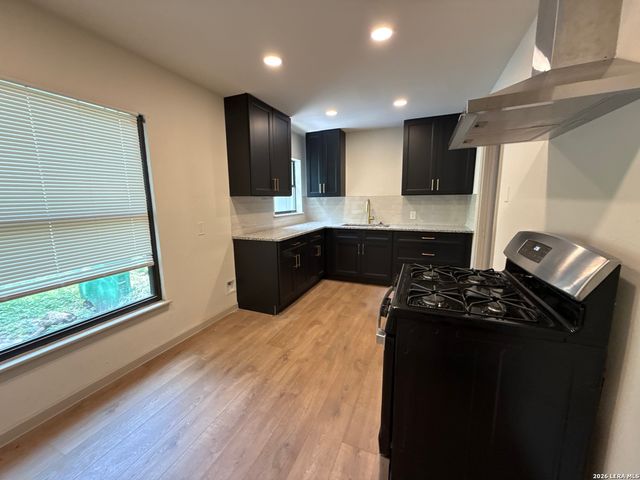 1043 SHADWELL DR, San Antonio, TX 78228