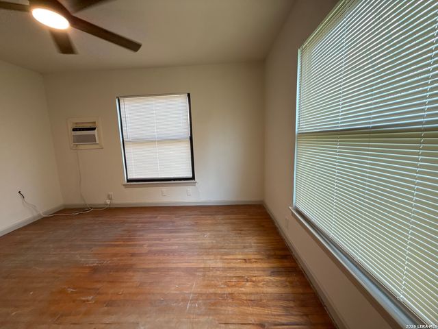1043 SHADWELL DR, San Antonio, TX 78228