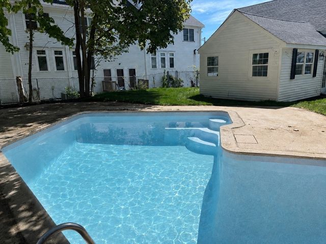 2 Mechanic St, Merrimac, MA 01860