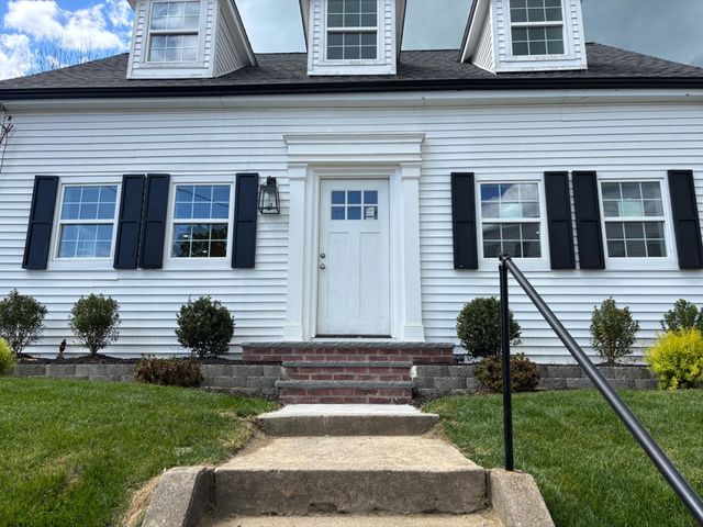 2 Mechanic St, Merrimac, MA 01860