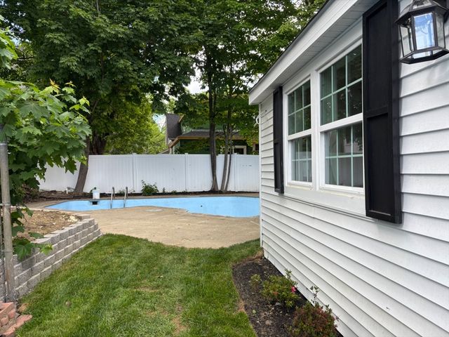 2 Mechanic St, Merrimac, MA 01860