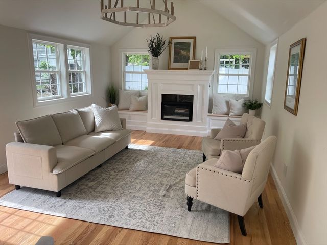 2 Mechanic St, Merrimac, MA 01860