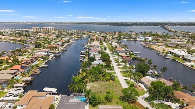 1709 SE 46th ST, Cape Coral, FL 33904