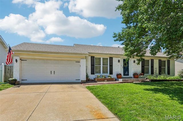 547 Schrader Farm Drive, St Peters, MO 63376