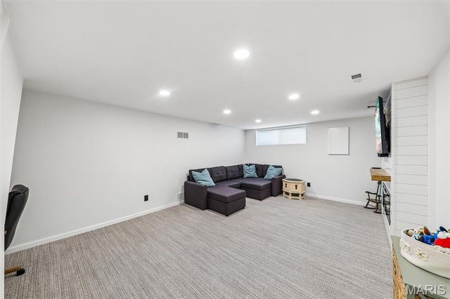 547 Schrader Farm Drive, St Peters, MO 63376
