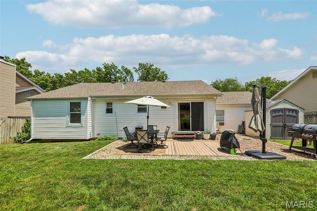 547 Schrader Farm Drive, St Peters, MO 63376