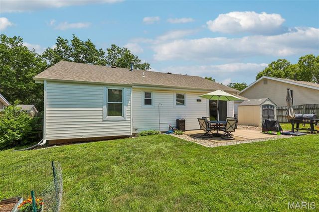 547 Schrader Farm Drive, St Peters, MO 63376